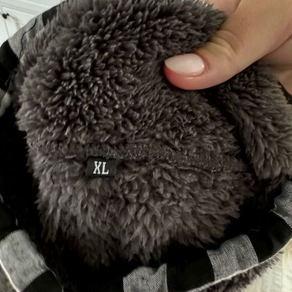 WOMENS PULLOVER SIZE XL - Picture 2 of 2